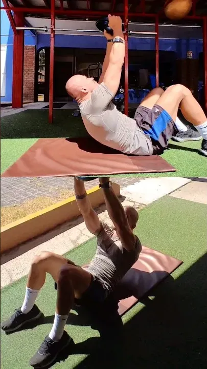 Normales Manos Arriba Con Disco