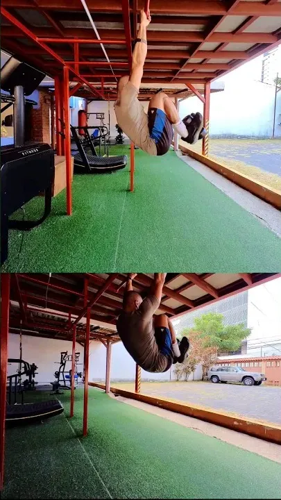 Suspendido Rodillas A Pecho Con Pesa